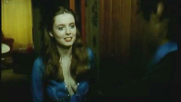 Palenie gorącej filmy pornograficzne hd mamuśki zostaje wyruchane na kanapie