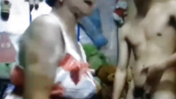 Seksowna kobieta filmy xxx hd często ćwiczy