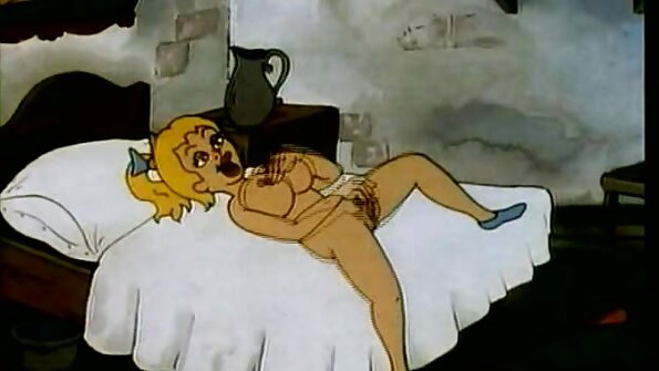 Blond mamuśka obnosi filmy porno hd za darmo się ze swoją wiśniową dziurką